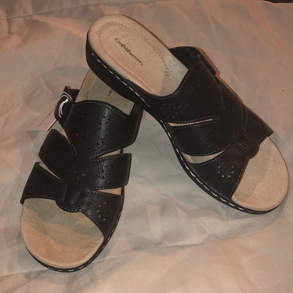 NWT Croft & Barrow women’s sandals.